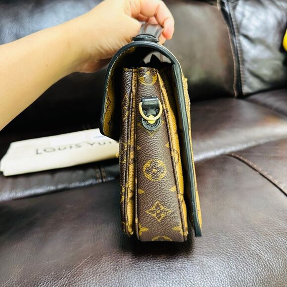 Louis Vuitton Pochette Metis Reverse Monogram - Picture 7 of 16